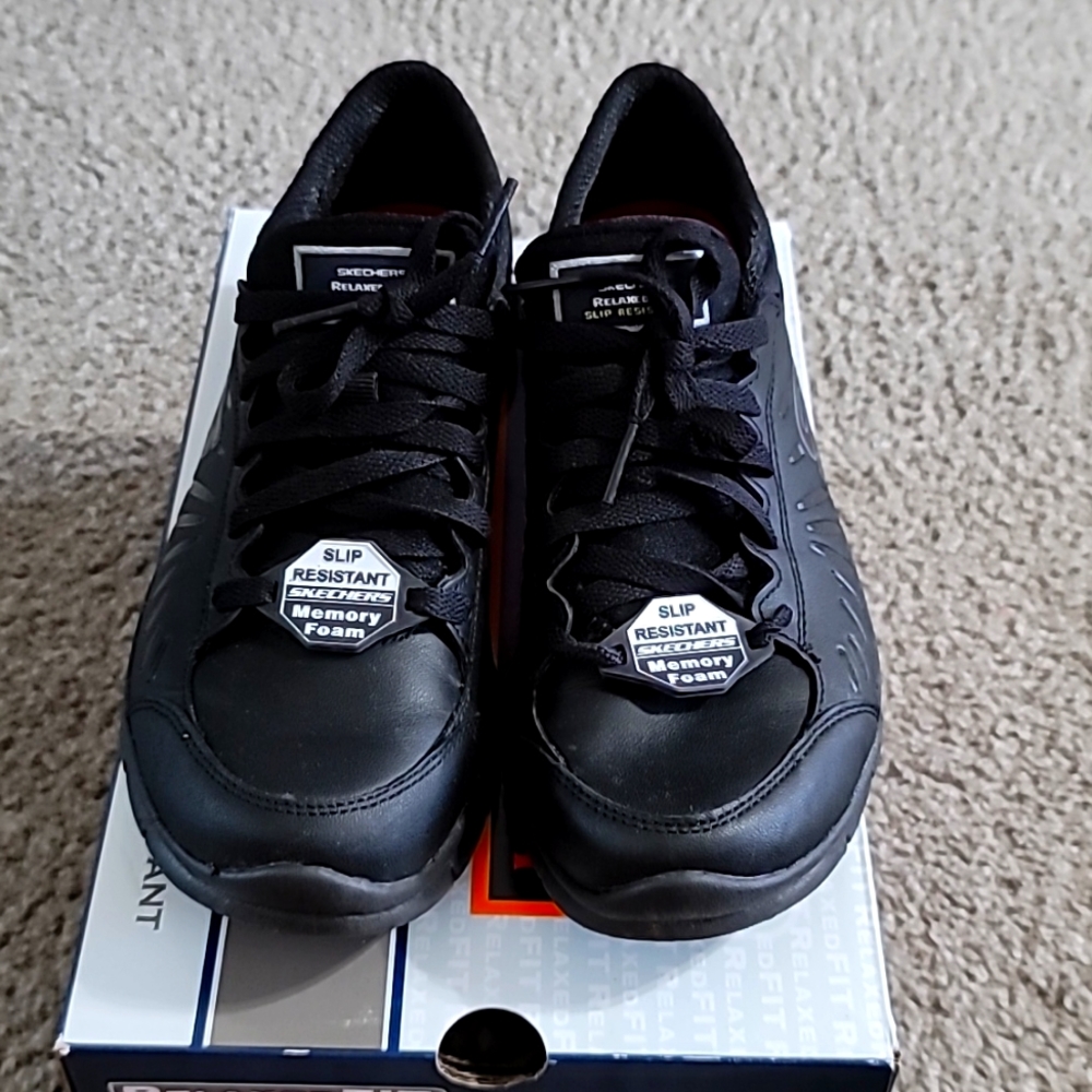 Black Relaxed Fit Memory Foam Skechers Size 7..Sl… - image 1